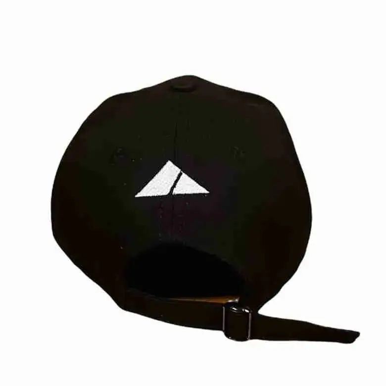 gorra-PIPER-con-bordado-blanco-reverso-.webp