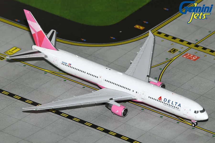 [GJDAL2157] Delta Air Lines Boeing 767-400 "Evelyn H Lauder" Model 1:400