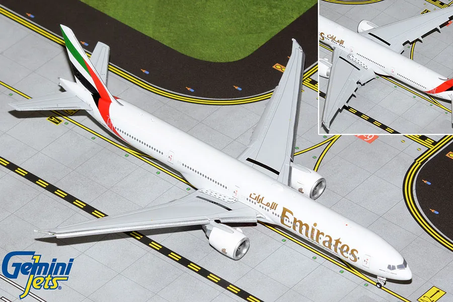 Emirates Boeing 777-300ER (Flaps Down) Model 1:400