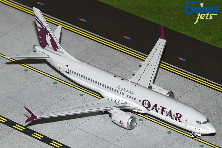 Qatar Airways Boeing 737 MAX 8 Model 1:200