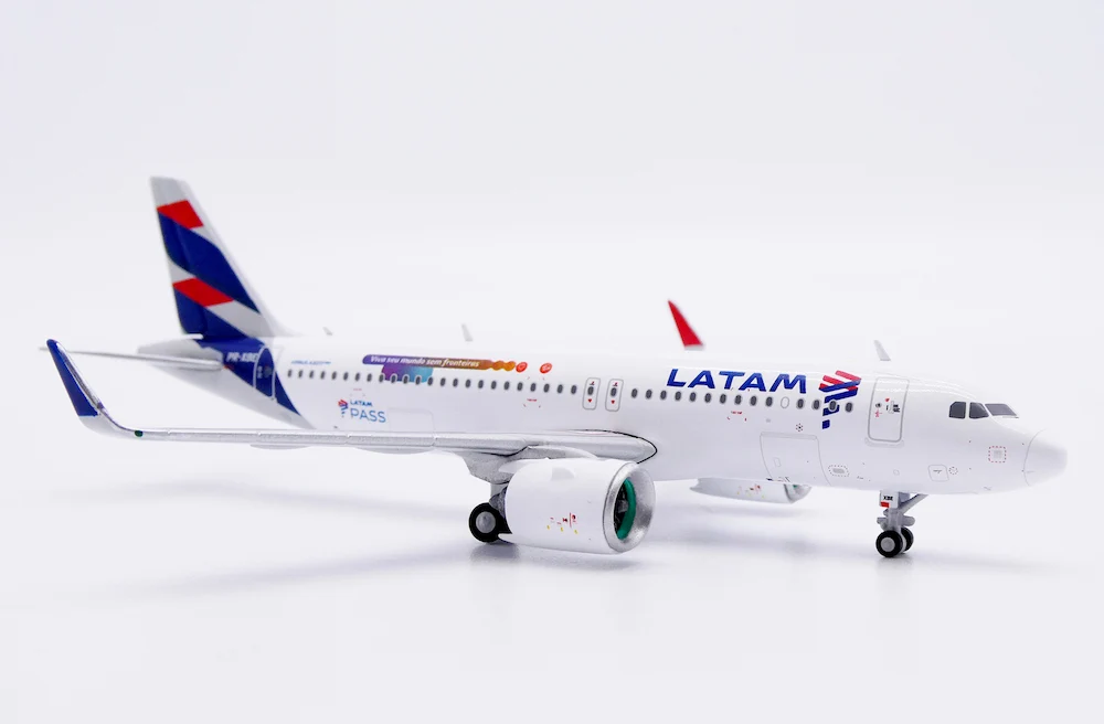 [XX40211] Modelo Airbus A320neo PR-XBE "LATAM Pass" Escala 1:400
