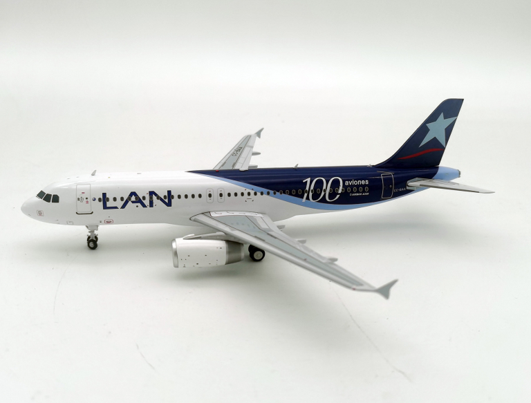 [IF320LA0522] InFlight200 LAN Airlines Airbus A320-233 CC-BAA “100 Aviones” – Escala 1:200